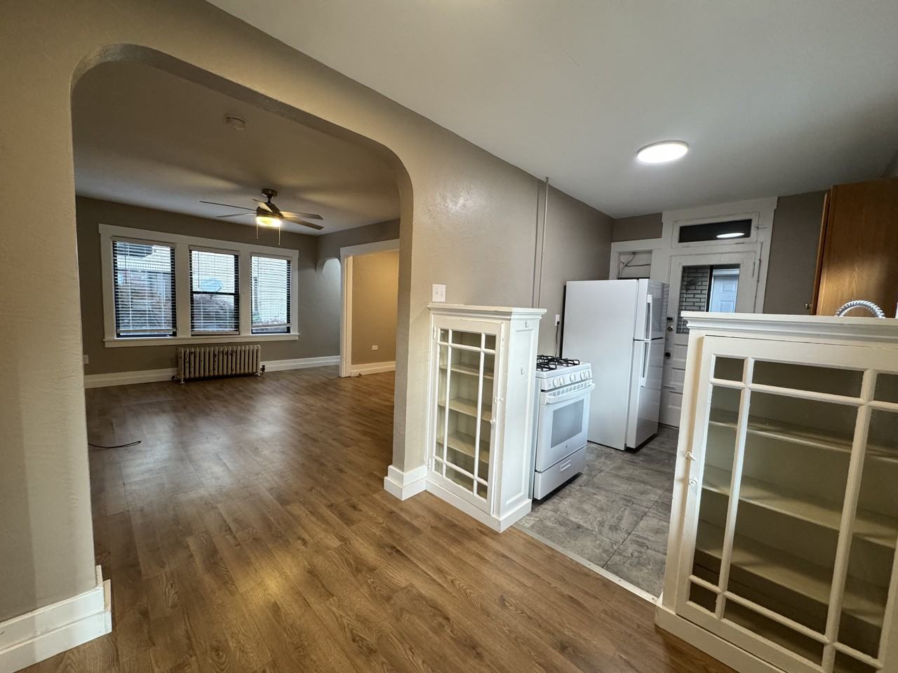 2816 Broadway Ave #I - Photo 4 of 12