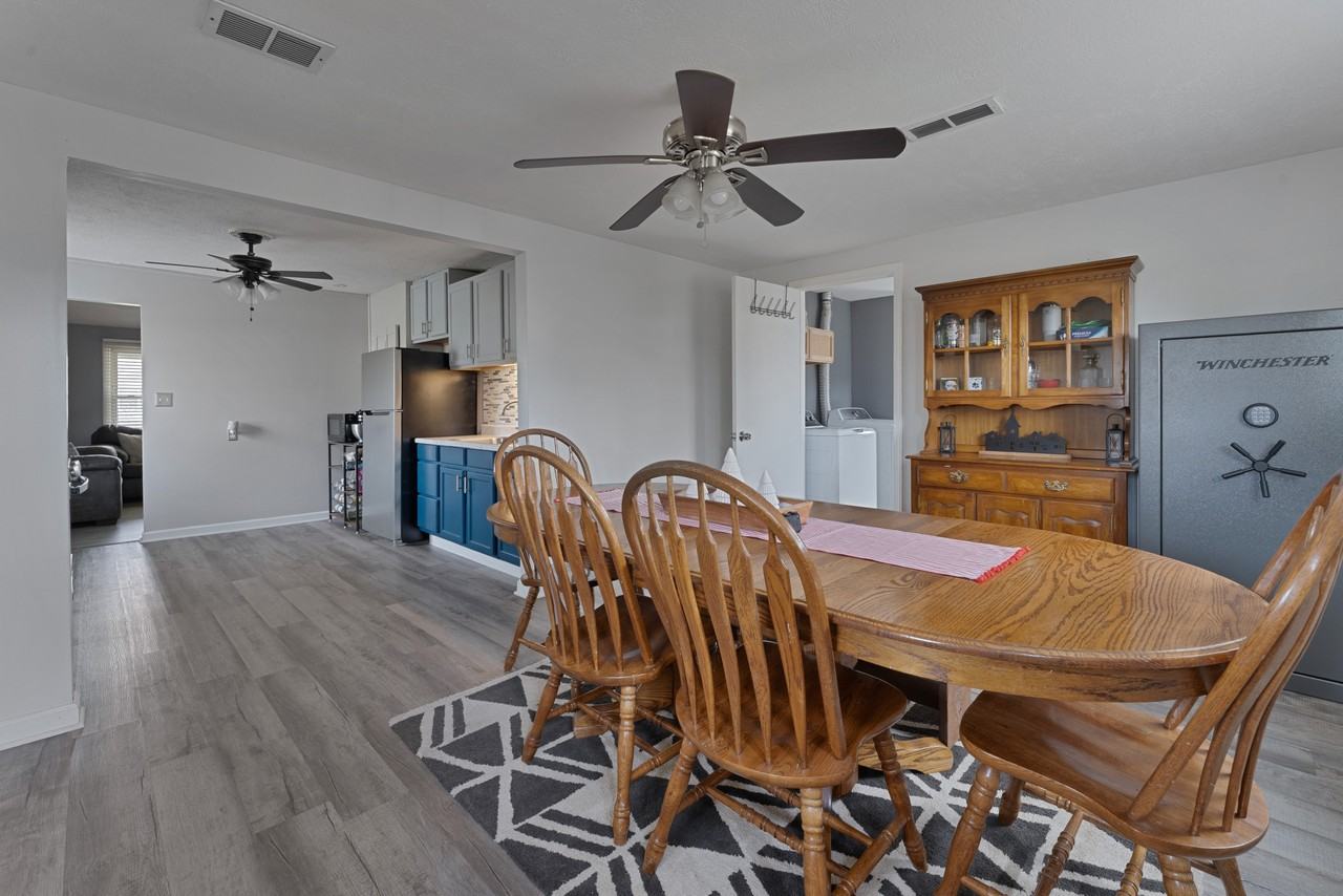 504 High Ave - Photo 3 of 15