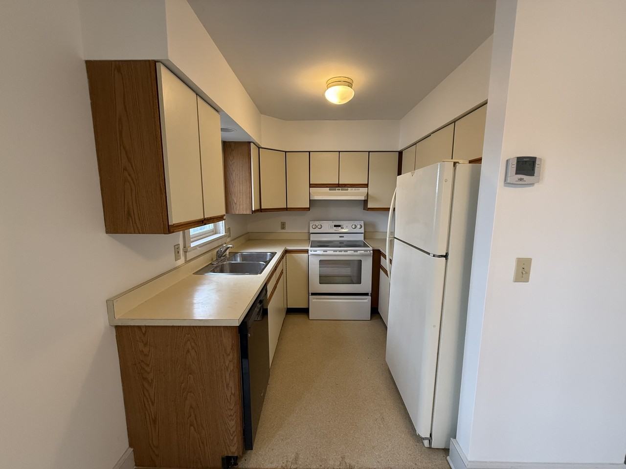 112 Ethan Allen Pkwy #114 - Photo 7 of 21