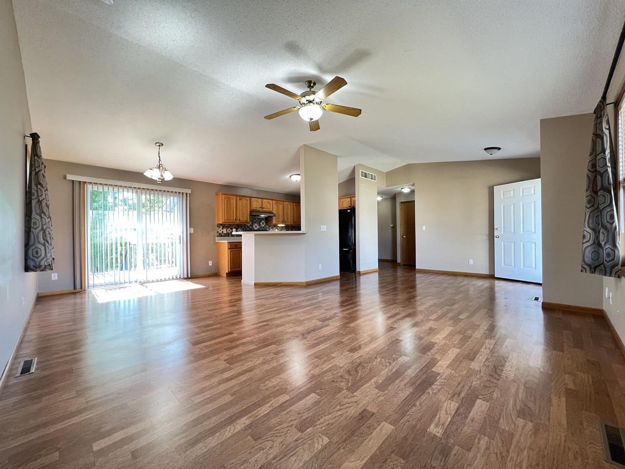 2305 Eastlawn Dr #1 - Photo 4 of 29