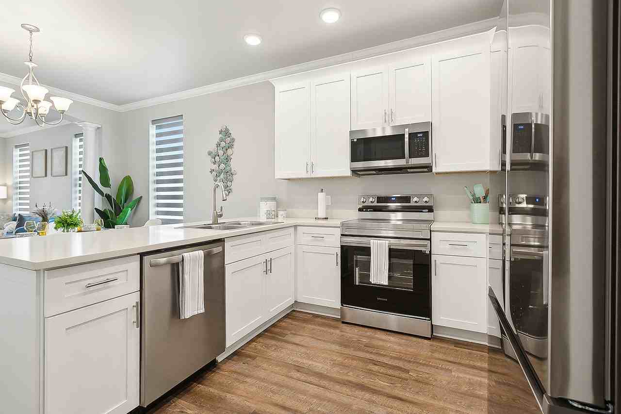 3900 Lakeshore Blvd E #136