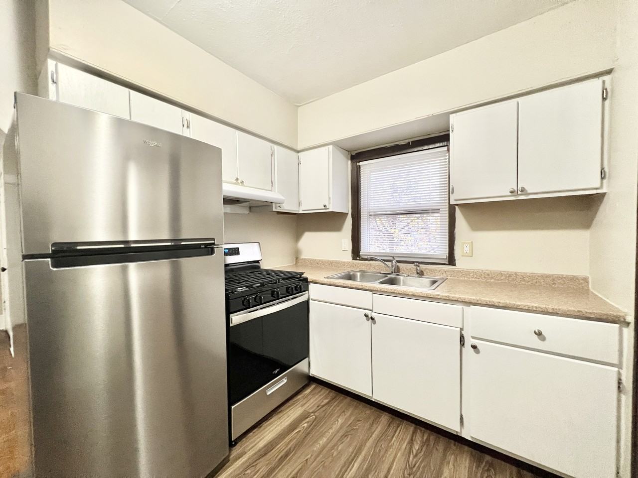 1129 1/2 Woodward Ave #2 - Photo 2 of 10