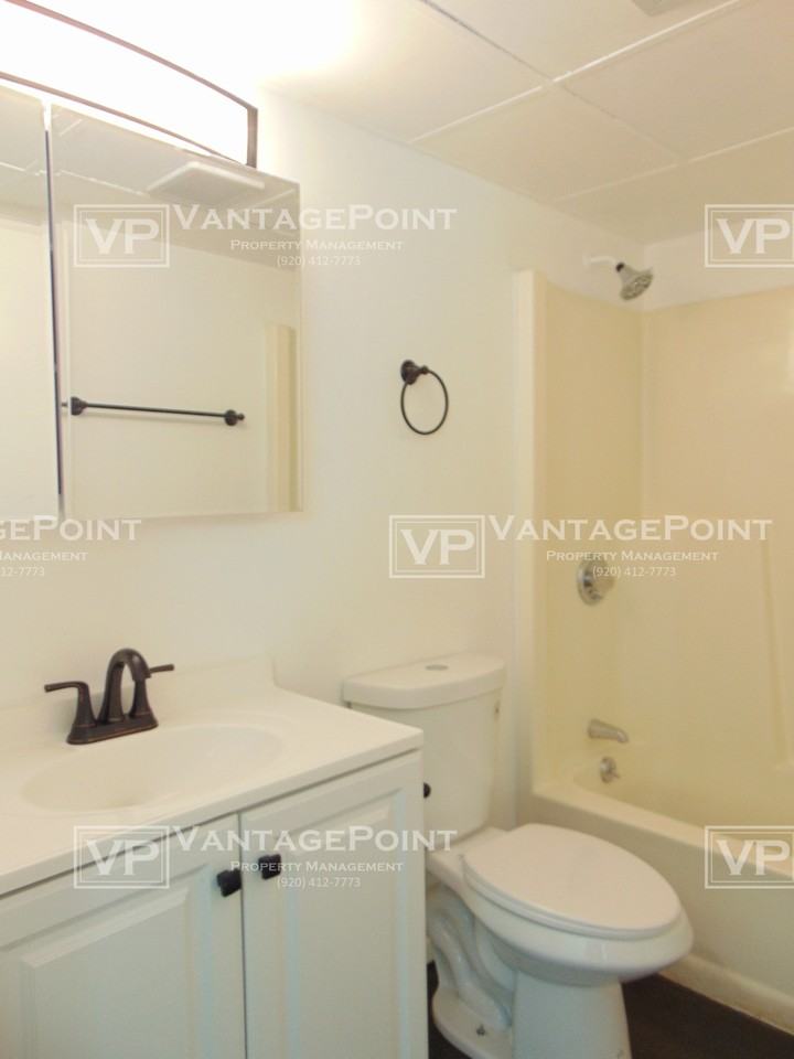 3201 W 4th St #1 - Photo 5 of 10