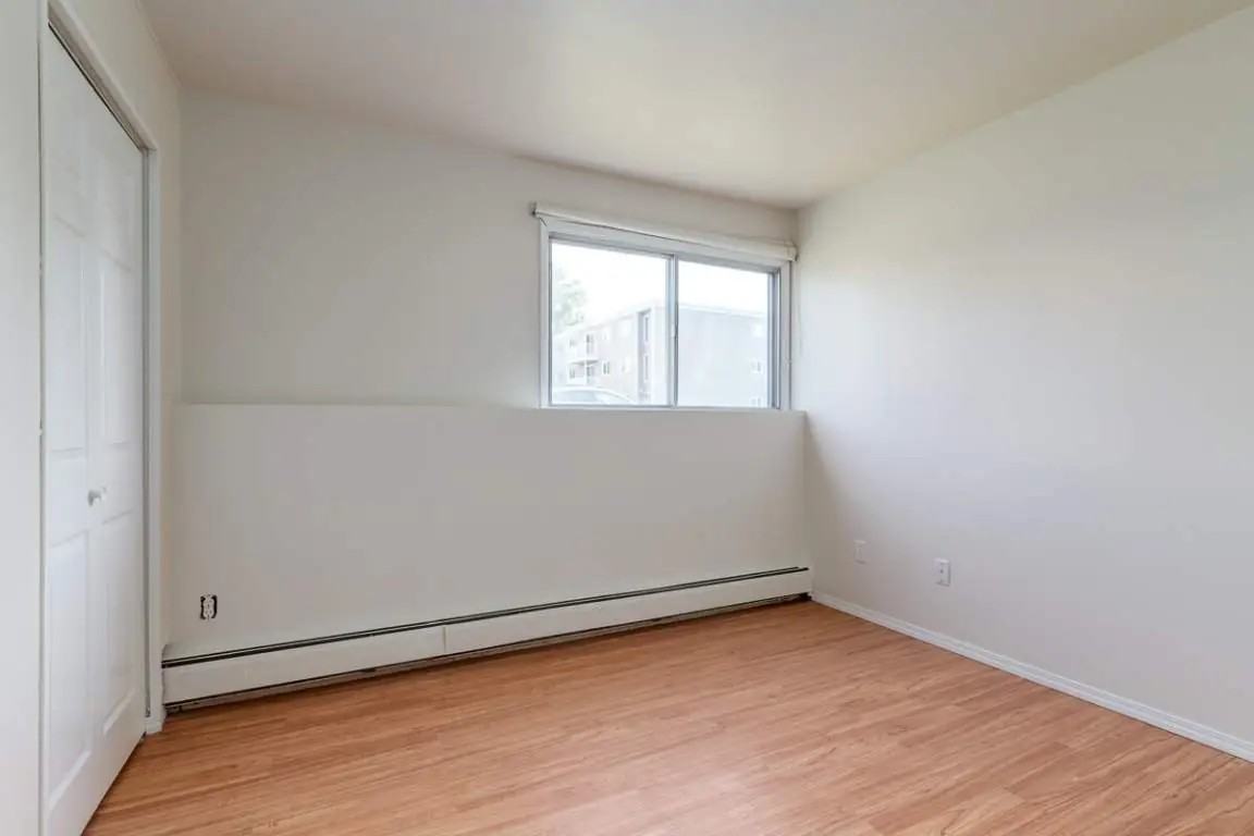 Newell Manor - Photo 3 of 10