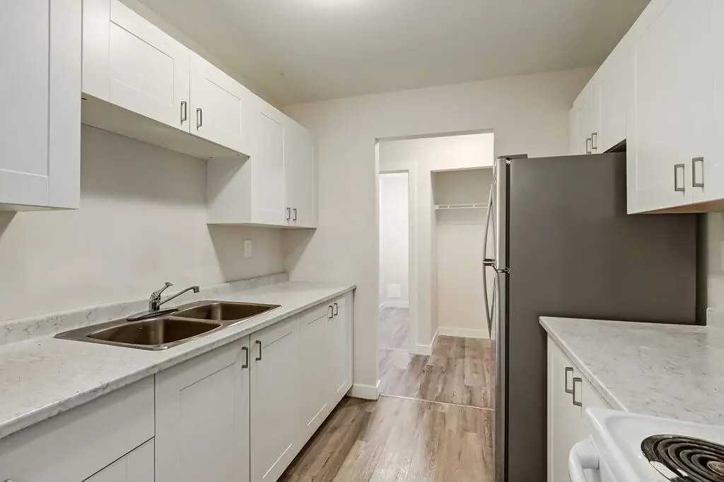 Plaza Place - Photo 5 of 15