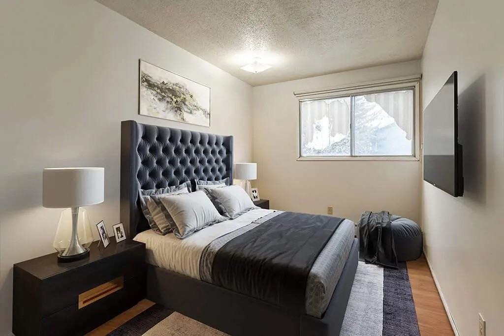 Sutherland Manor - Photo 3 of 28