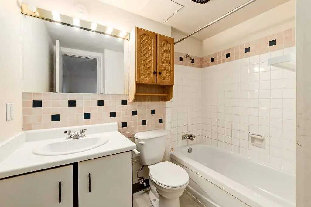 Eldor Place - Photo 5 of 8