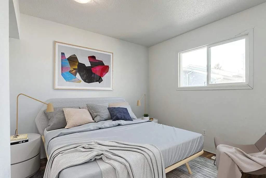 Queen's Way Court - Photo 3 of 13