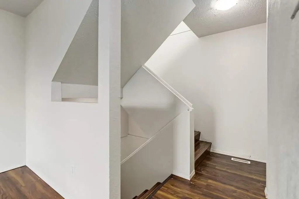 Queen's Way Court - Photo 7 of 13