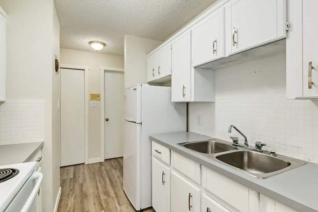 Wildrose - Photo 6 of 13