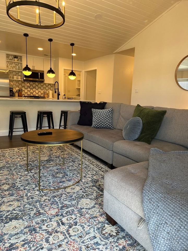 9002 Lodge Ct - Photo 3 of 45