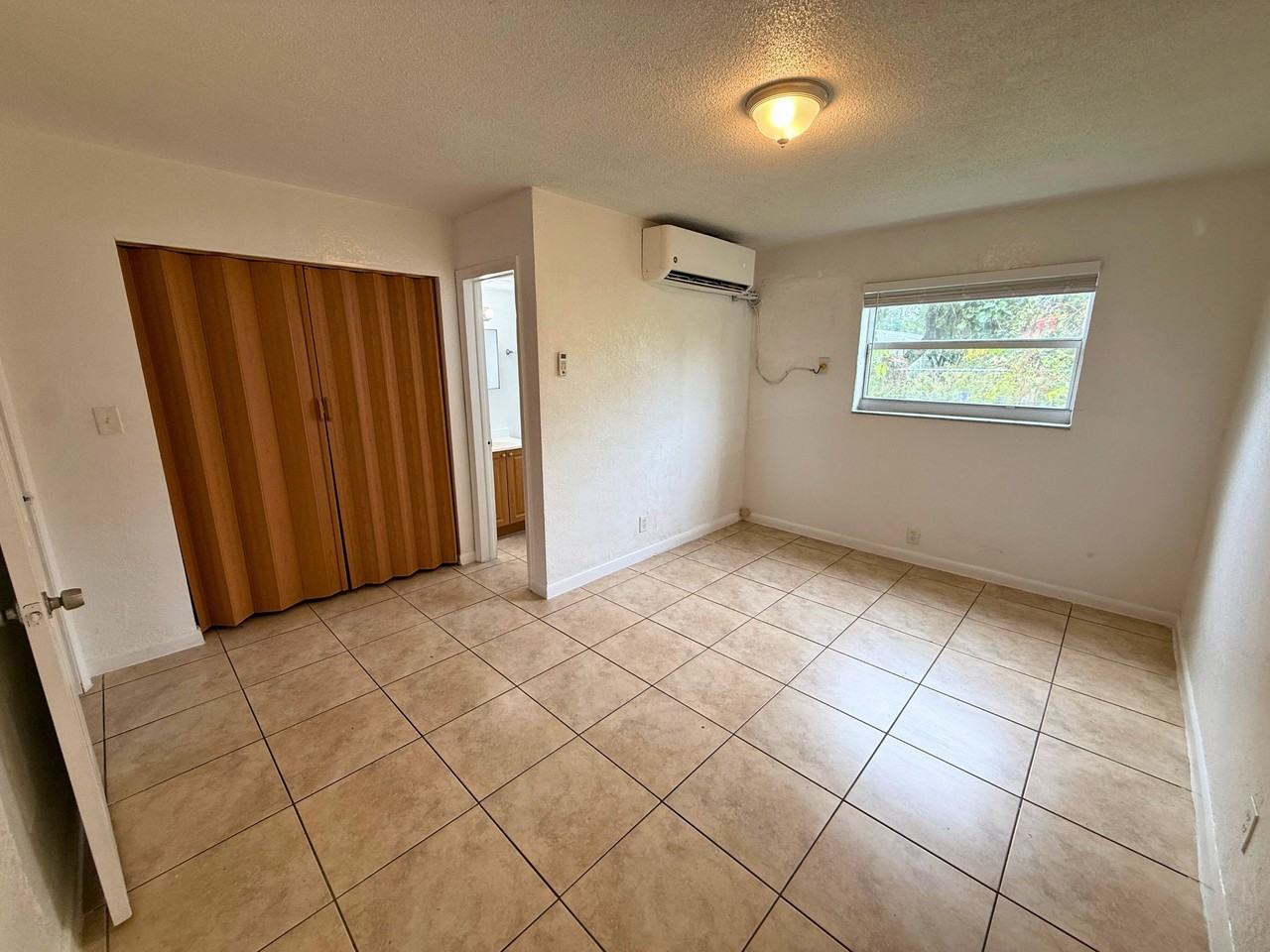 216 N 61st Ave #4 - Photo 4 of 14