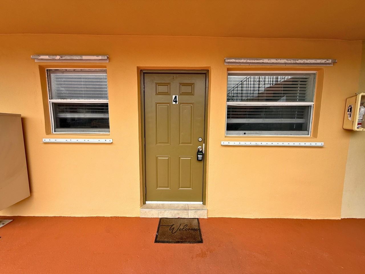 216 N 61st Ave #4 - Photo 7 of 14