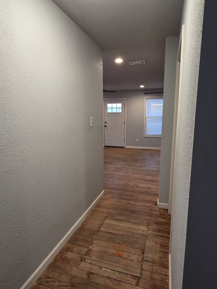 2001 N Lincoln Ave #1 - Photo 5 of 14