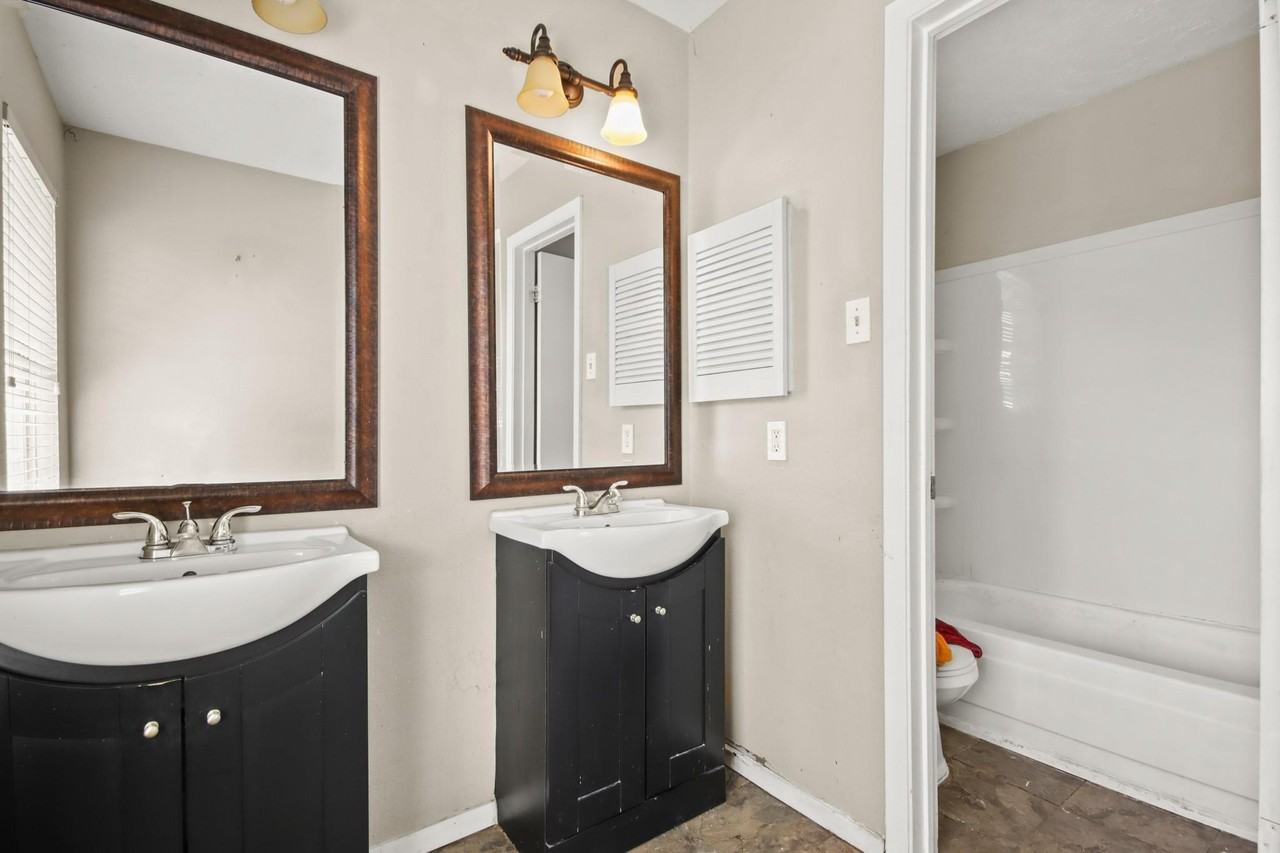 8326 Swan Meadow Ln #1 - Photo 6 of 8