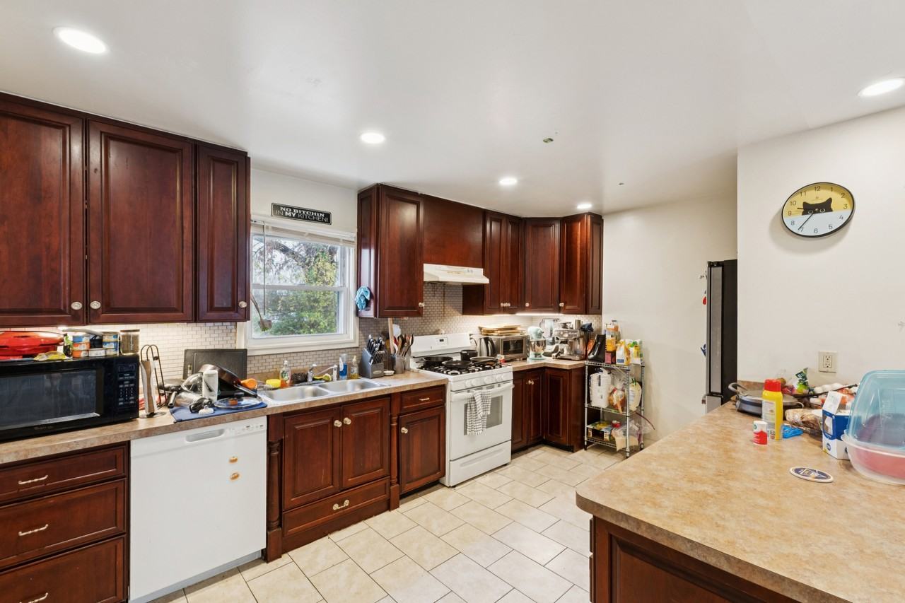 8111 51st Ave #1 - Photo 6 of 6