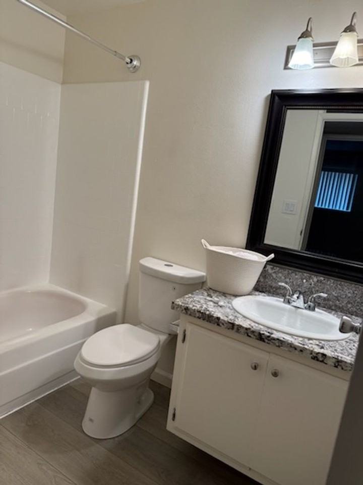 Autumn Glen Apartments - Photo 6 of 24