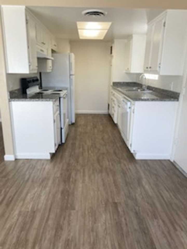 Autumn Glen Apartments - Photo 7 of 17