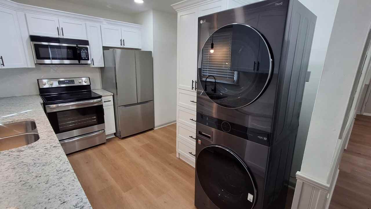 1613 Armstrong St Nw #1 - Photo 3 of 15