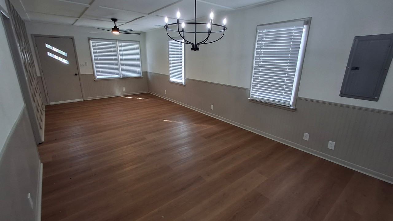 1613 Armstrong St Nw #1 - Photo 5 of 15