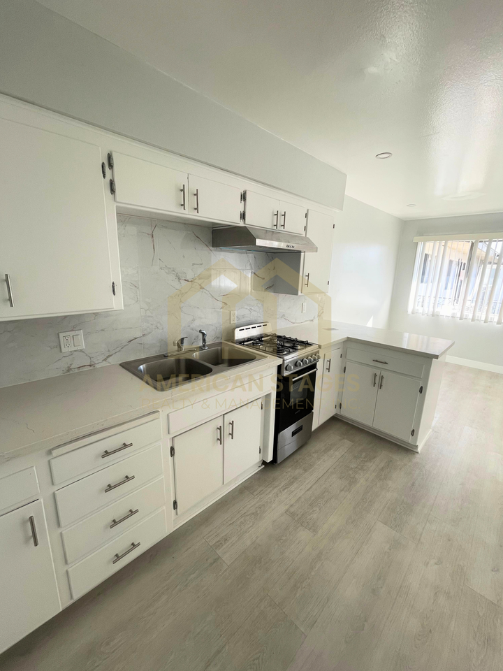 720 N G St #18 - Photo 4 of 14