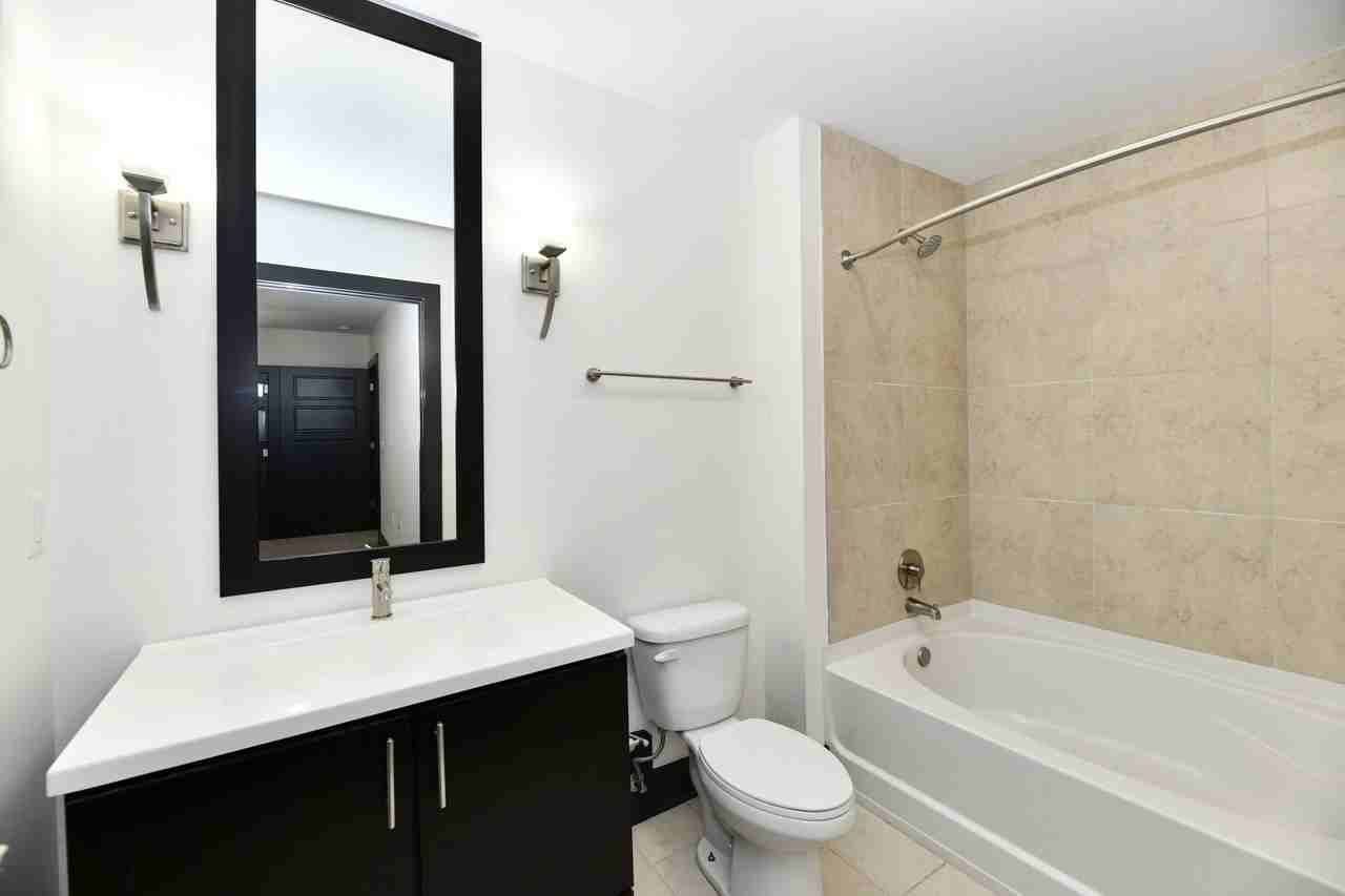 Mezz 42 - Photo 7 of 46