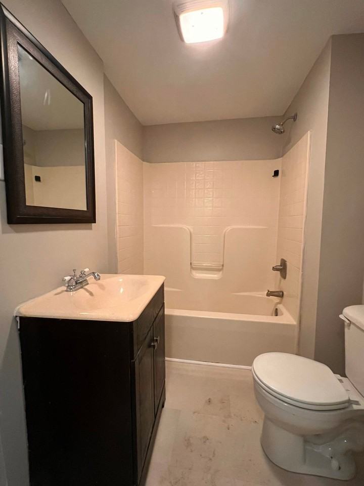 311 Burke Ave #1 - Photo 5 of 11