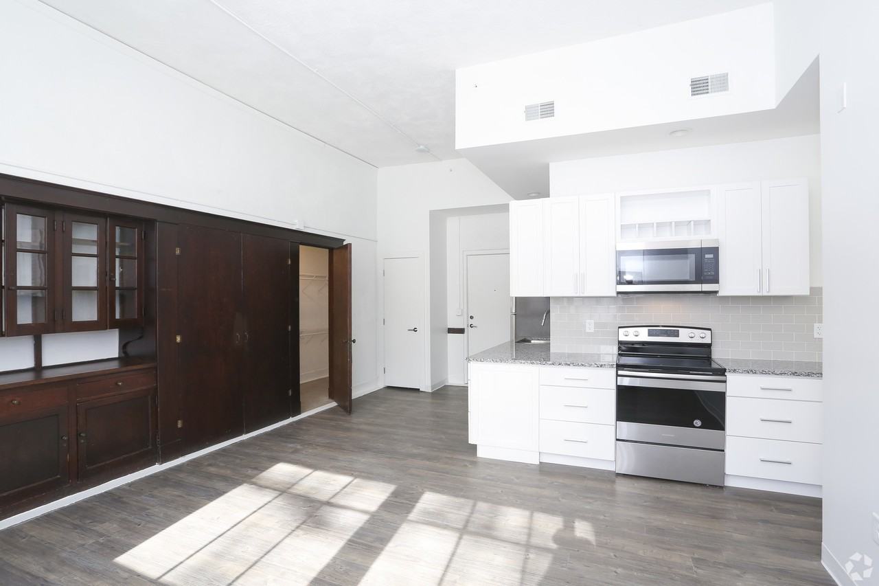 801 N Broadway St #207 - Photo 4 of 7