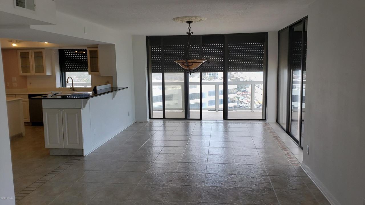 3000 N Atlantic Ave #2 - Photo 5 of 38