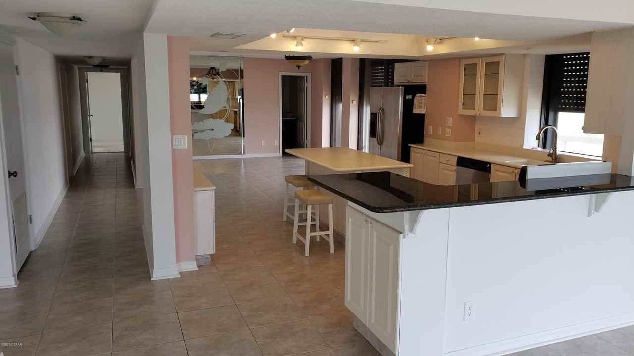 3000 N Atlantic Ave #2 - Photo 6 of 38