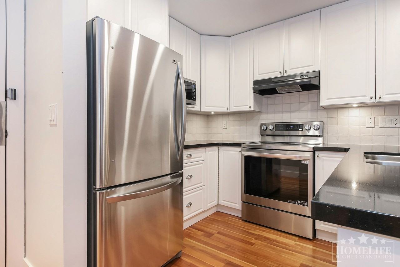 15350 16a Ave - Photo 6 of 25