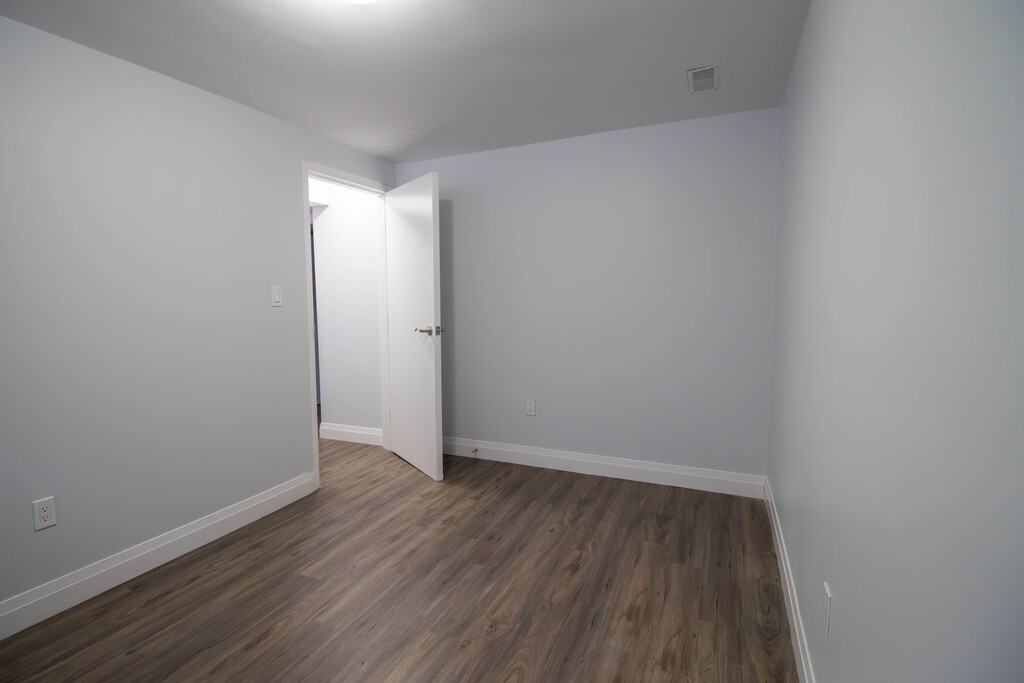 623 Niagara St Lowr - Photo 6 of 28