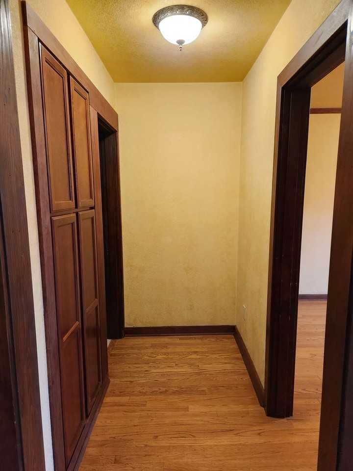 Ella Robert - Photo 6 of 25