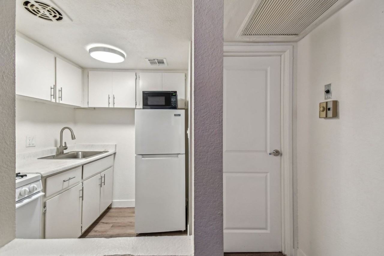 Venture on Colter - Photo 2 of 36