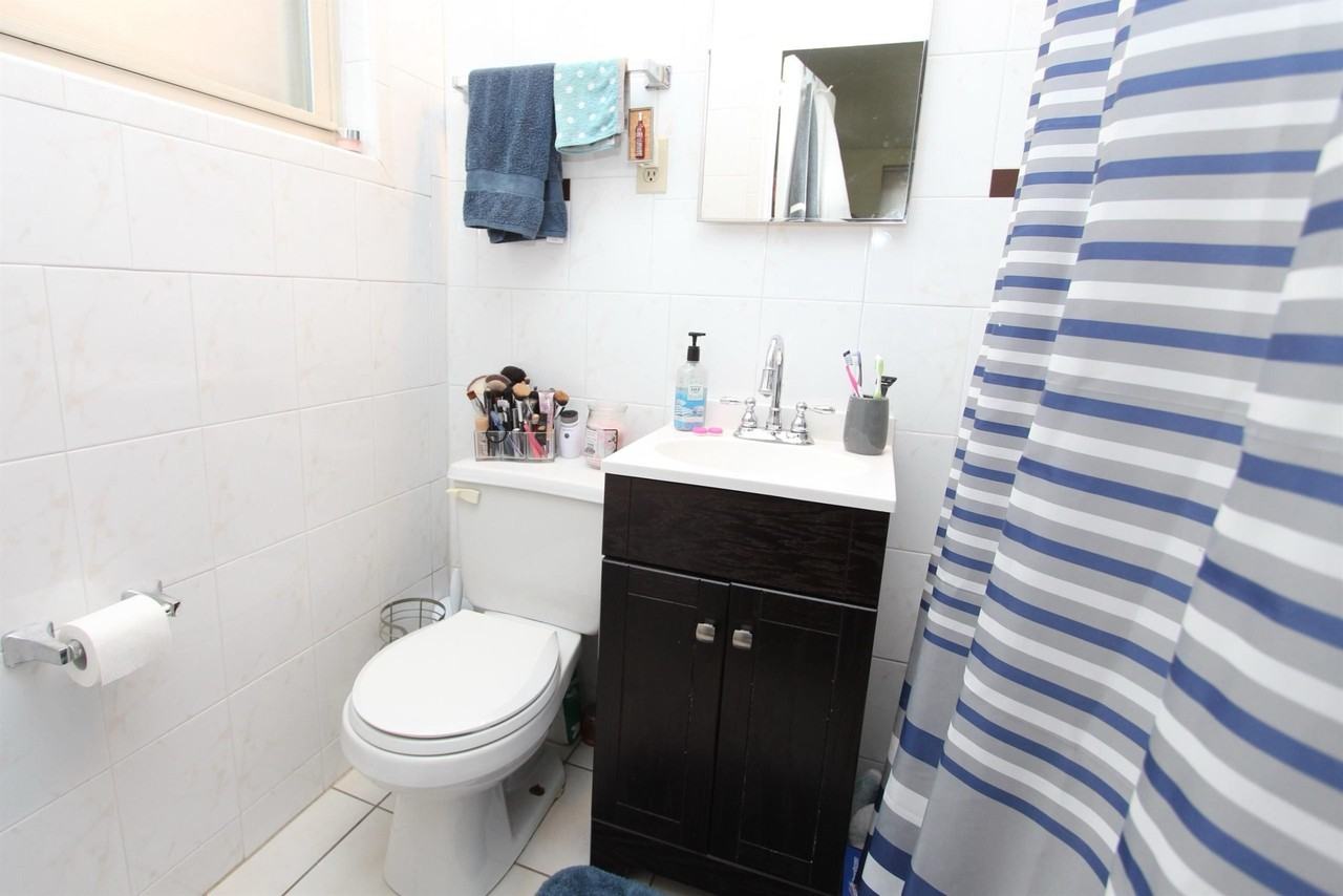 137 137 NORTH CRAIG STREETAPT 12 #T12 - Photo 3 of 5