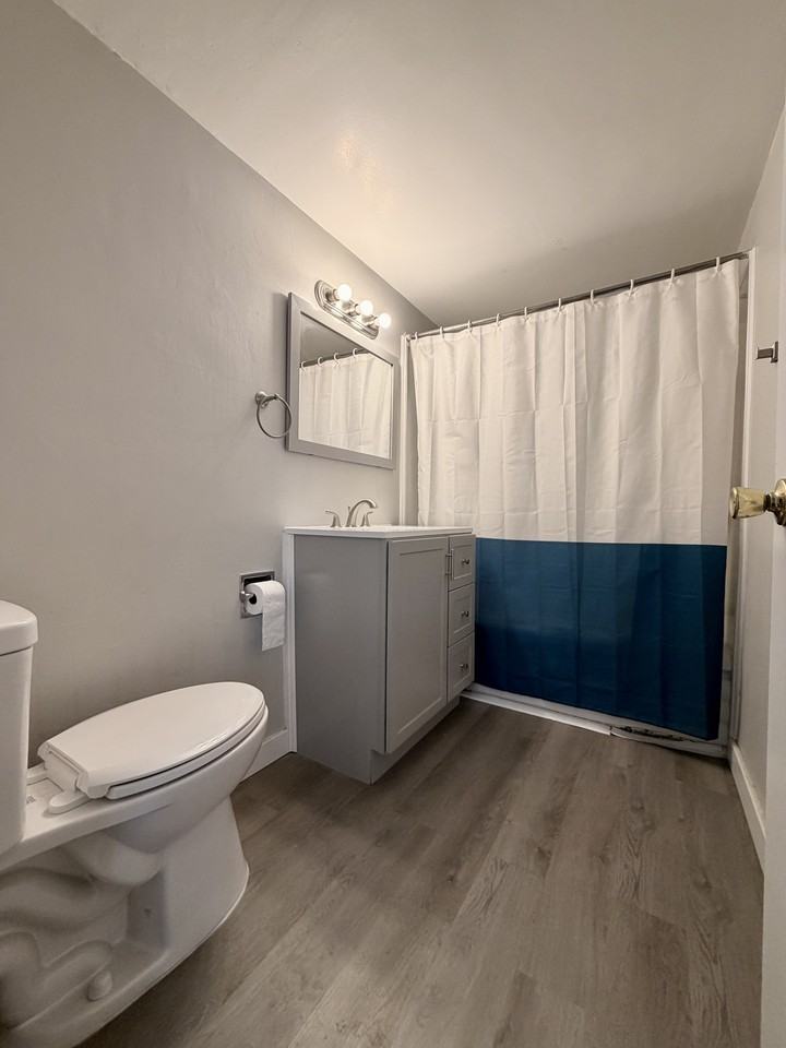 310 N Michigan St #400 - Photo 5 of 9