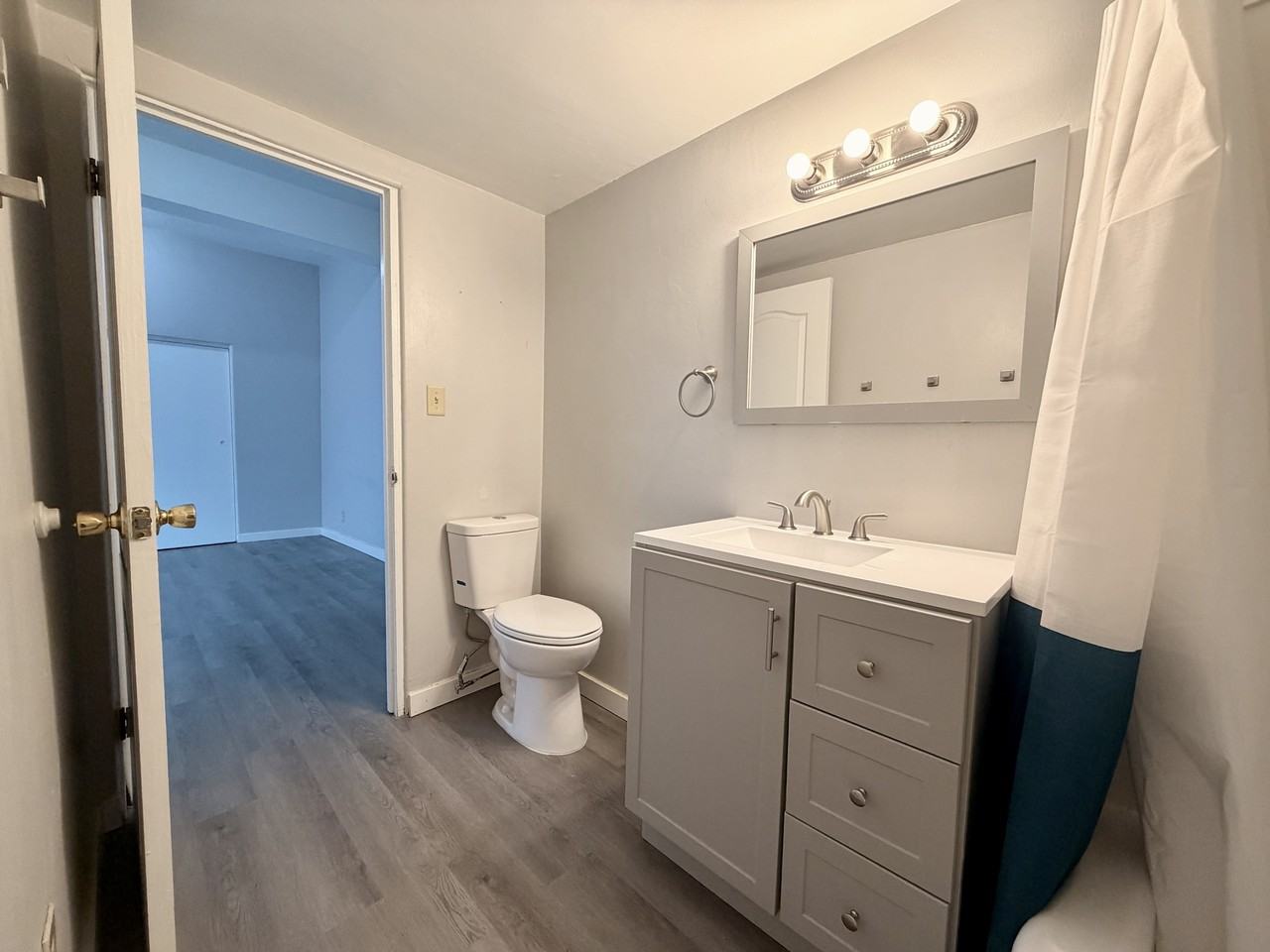 310 N Michigan St #400 - Photo 6 of 9