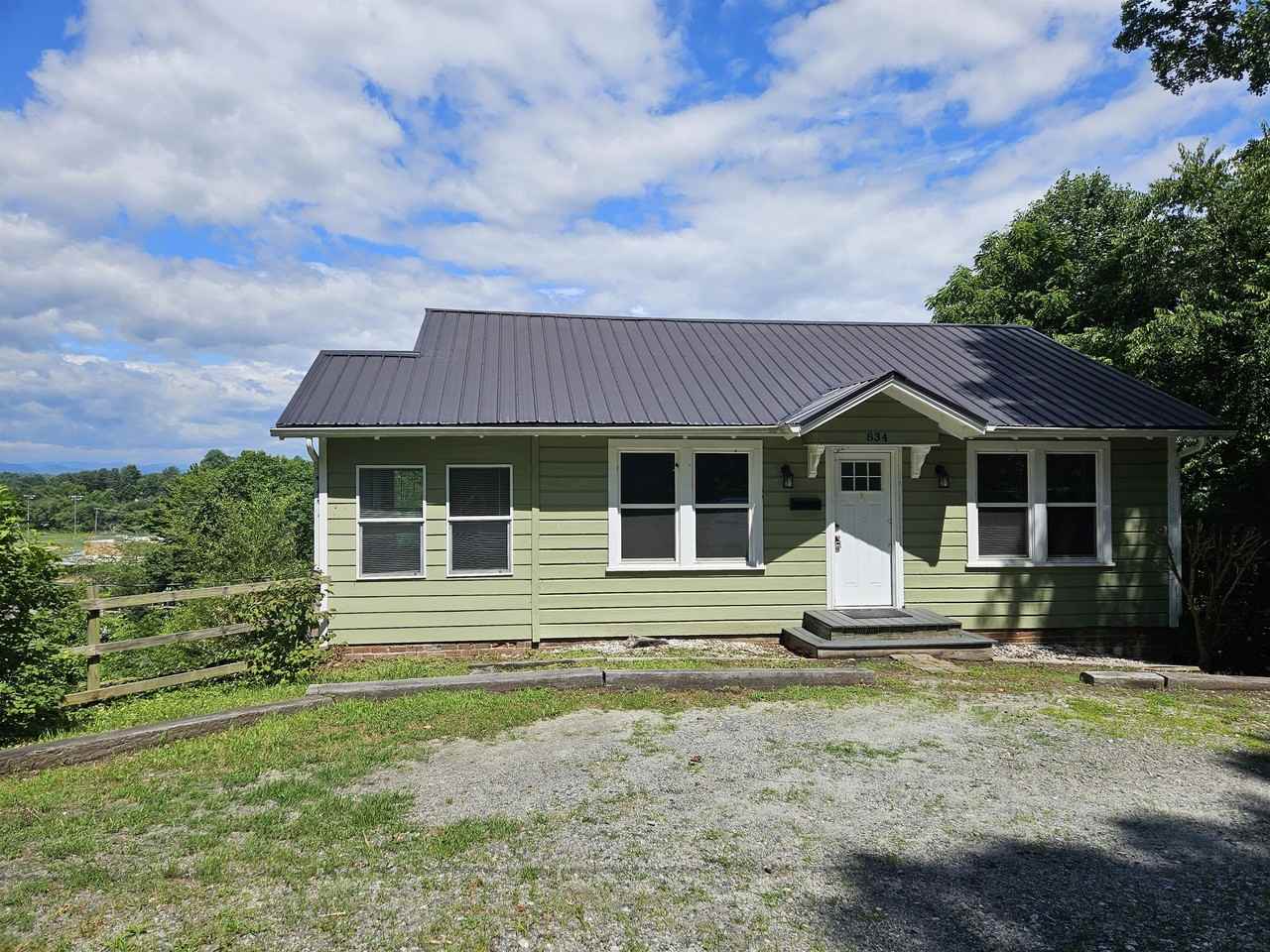 834 Norwood St Sw #1 - Photo 2 of 29