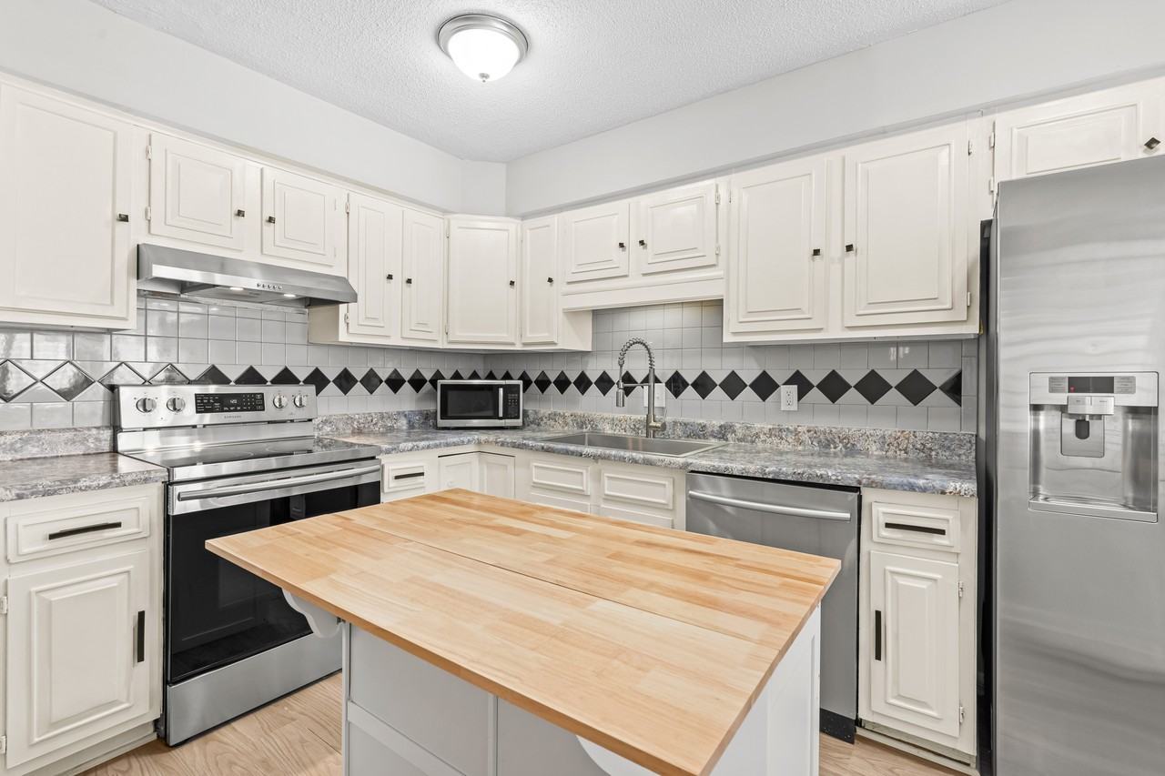 7163 Sandy Creek Dr #1 - Photo 5 of 33