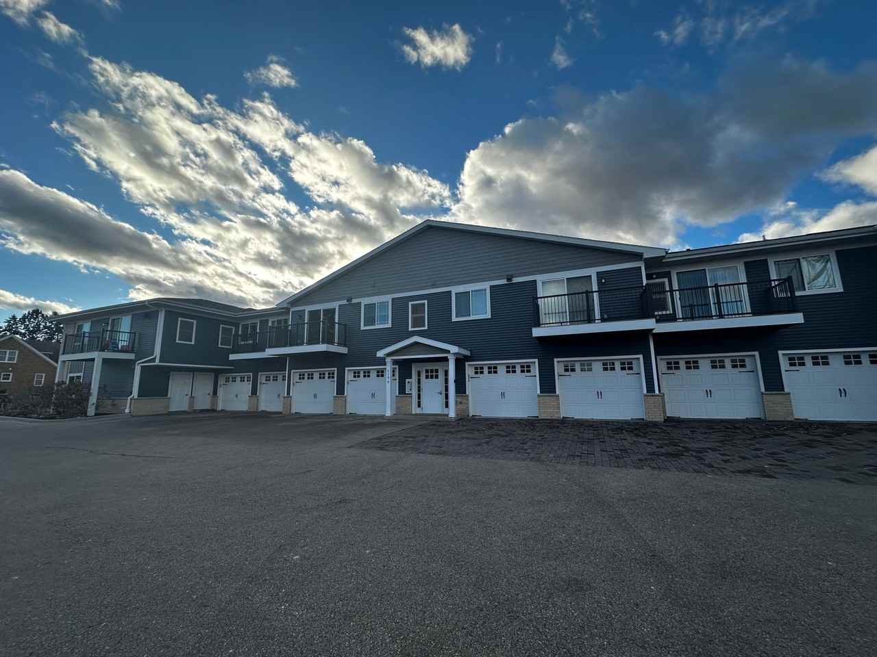 1174 Stonewood Crossing - Photo 3 of 23