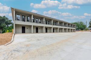 featured image of 527 N College St