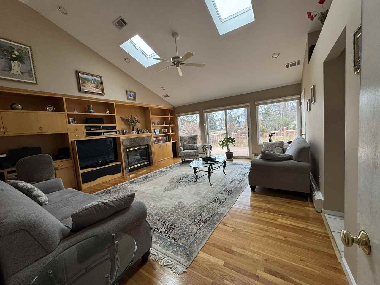 5 Glenn Dr #1 - Photo 5 of 38