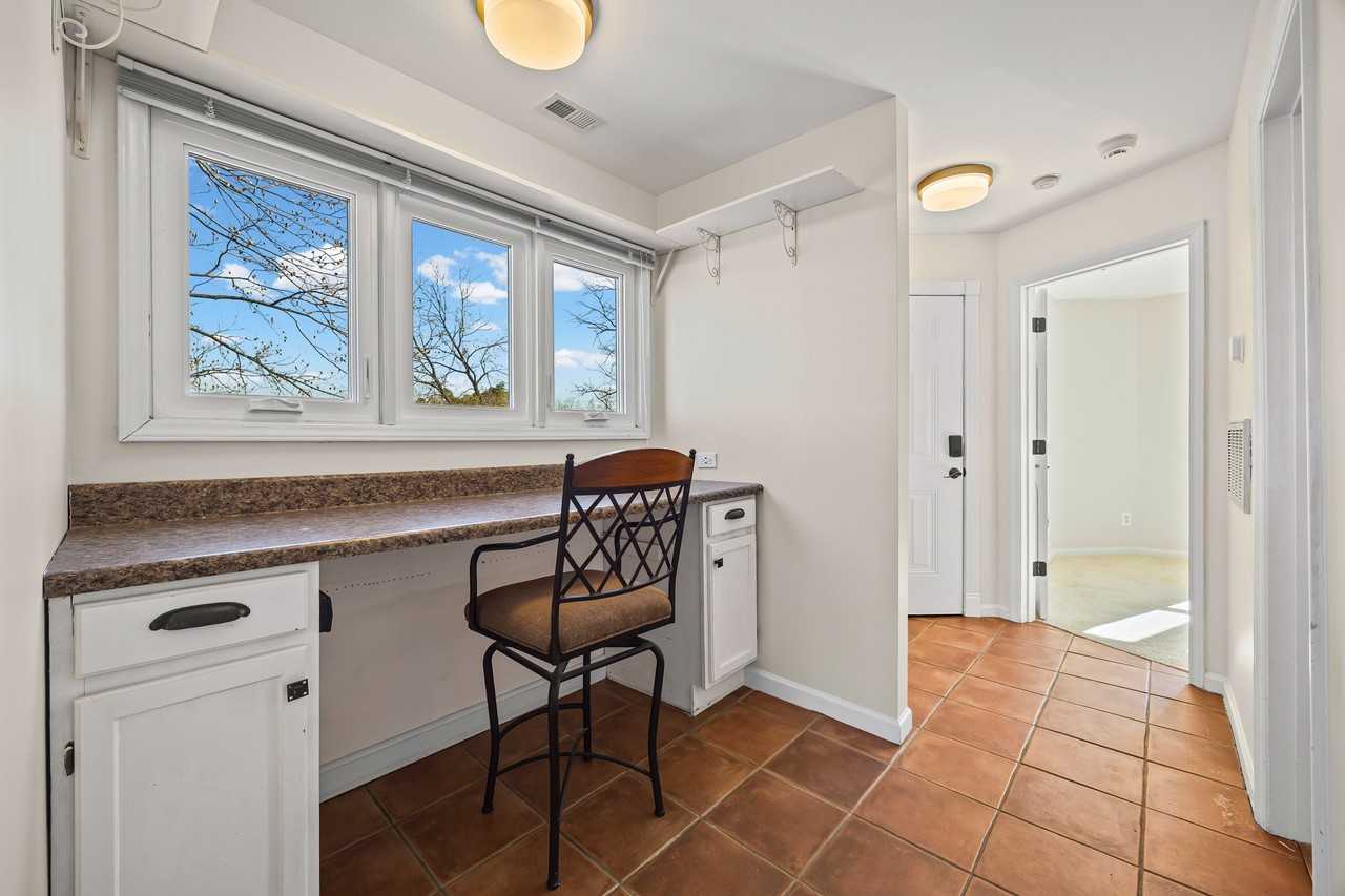 372 Northwest Drive - 1 #1 - Photo 5 of 28