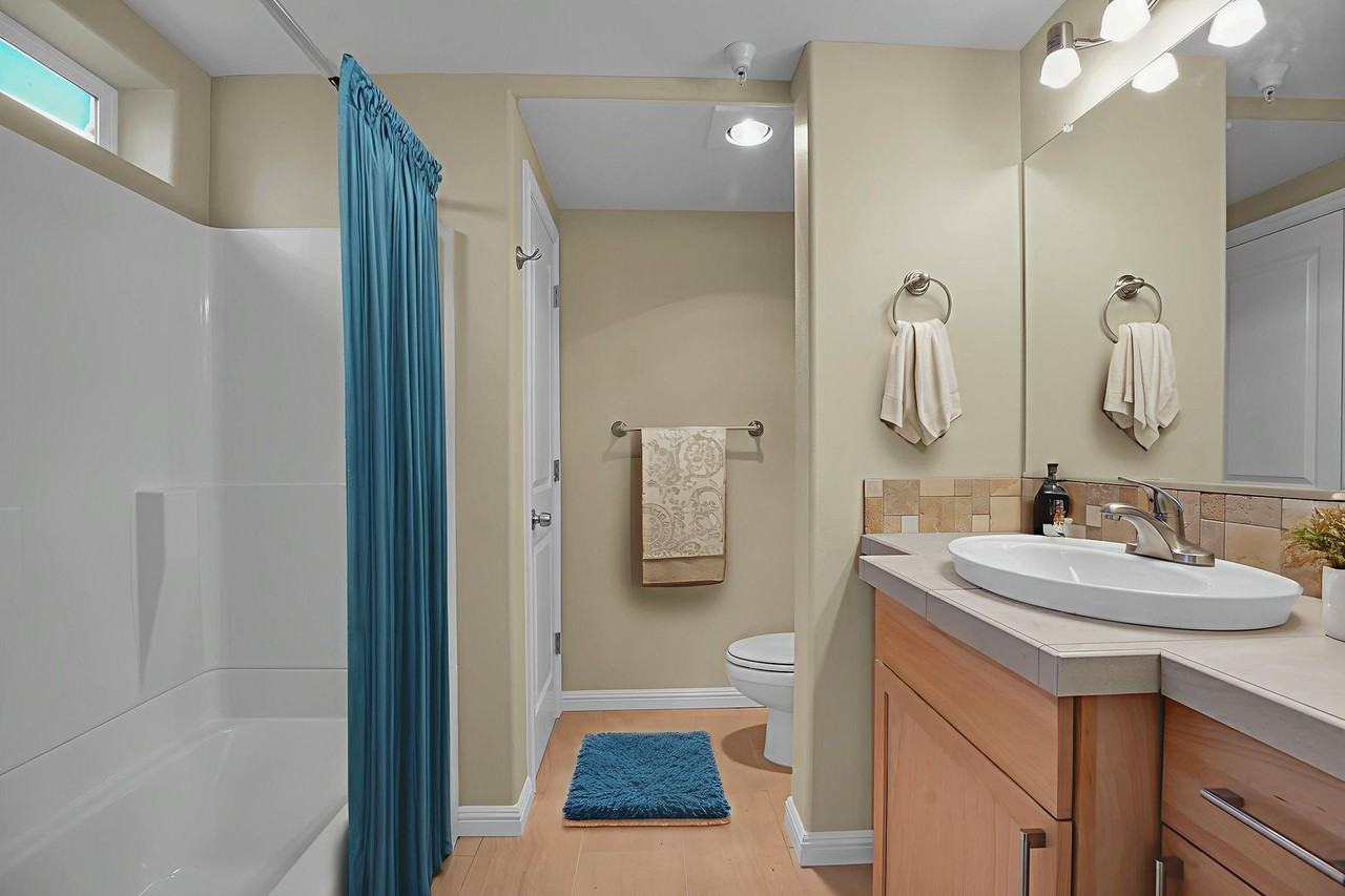 #144 TABOR POINTE APARTMENTS - Photo 6 of 15