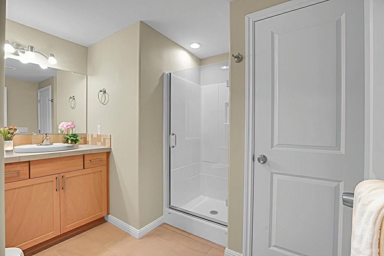 #144 TABOR POINTE APARTMENTS - Photo 7 of 15