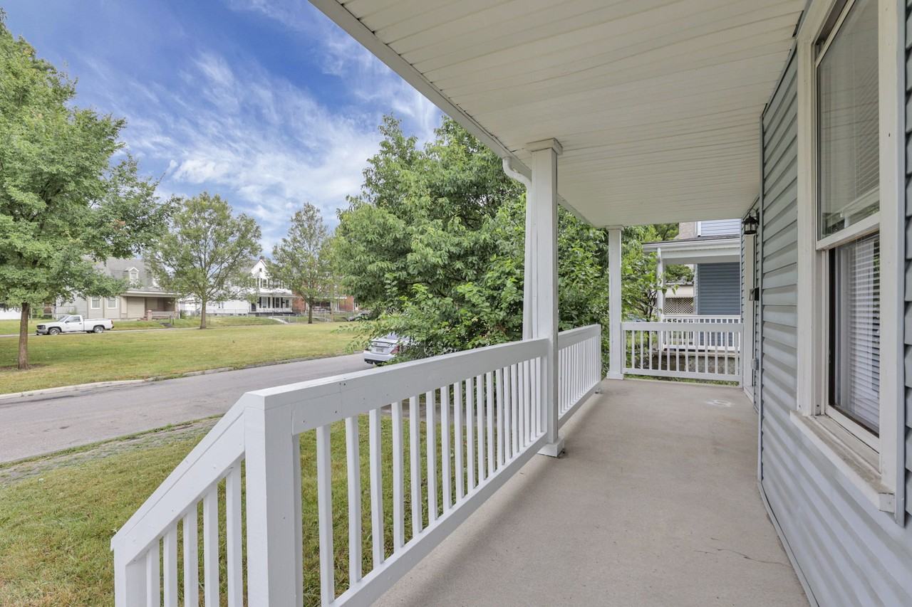 218 W Park Ave #218 - Photo 2 of 10