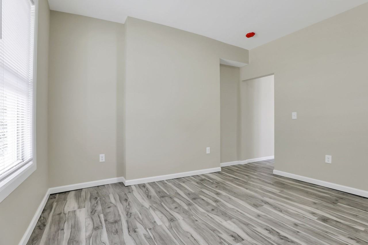 218 W Park Ave #218 - Photo 4 of 10