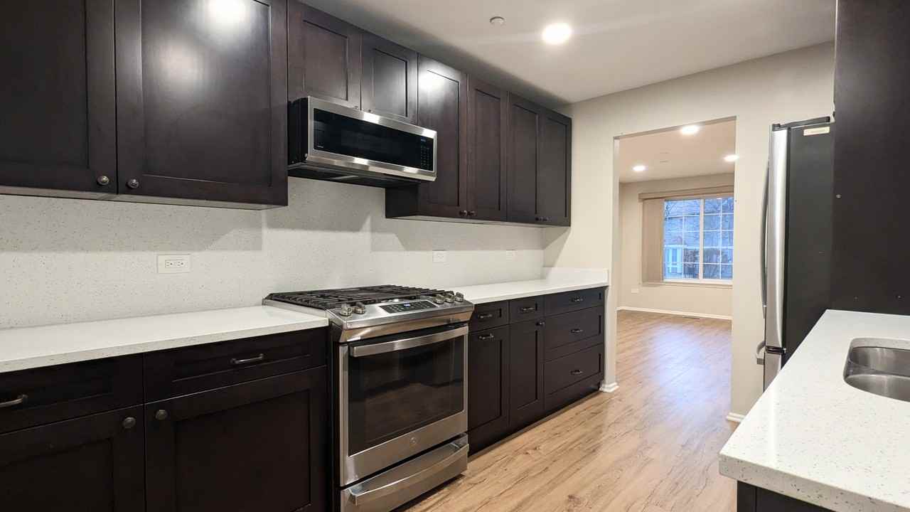 1628 Columbia Cir #4 - Photo 5 of 15