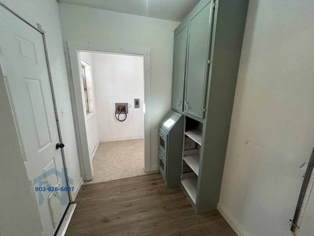 502 Jefferson Pl #1 - Photo 4 of 17