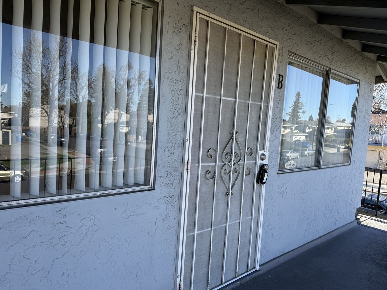 1410 Ontario Ln #B - Photo 3 of 10